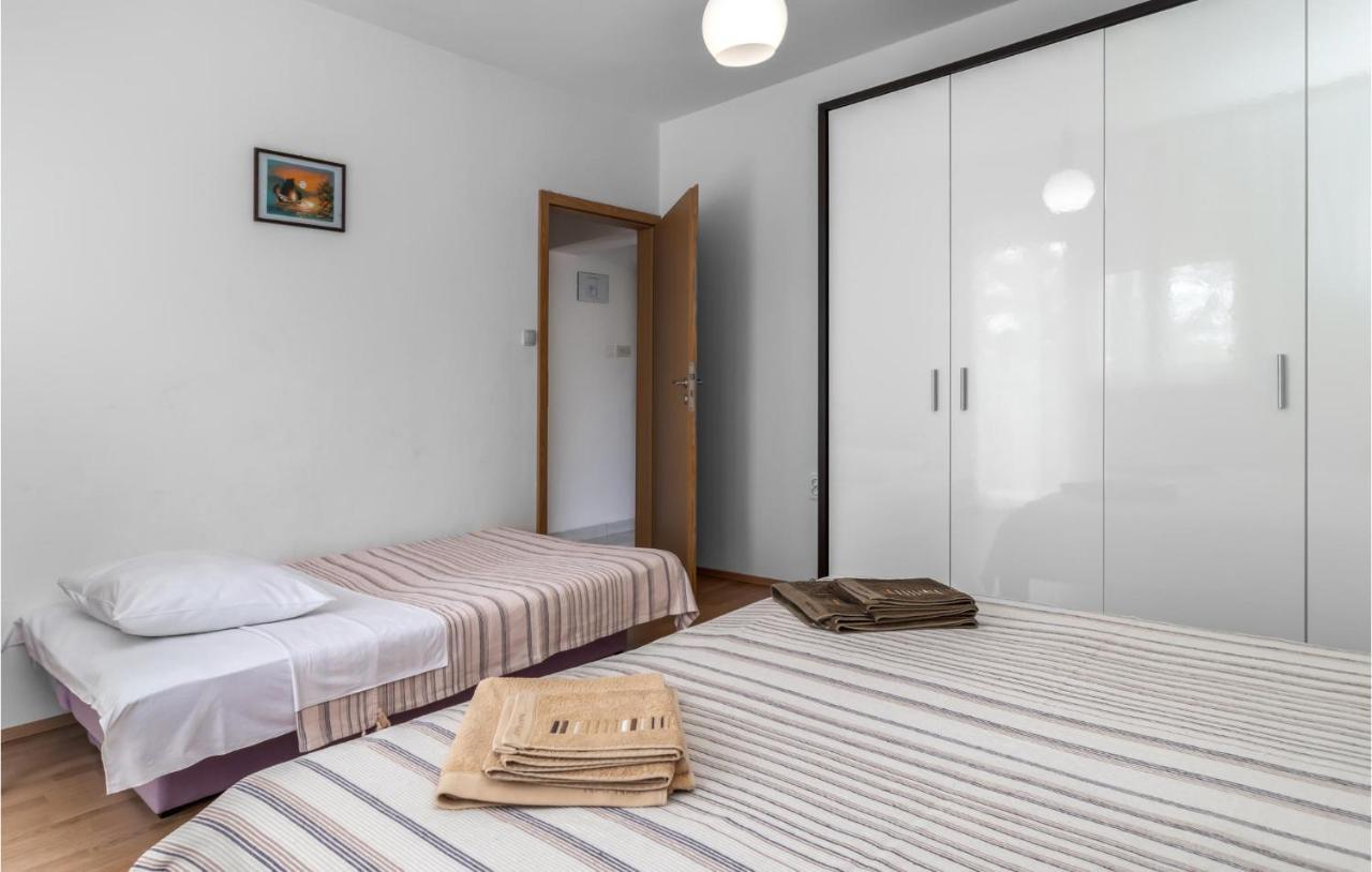 Nice Apartment In Jadranovo With Wifi Екстер'єр фото