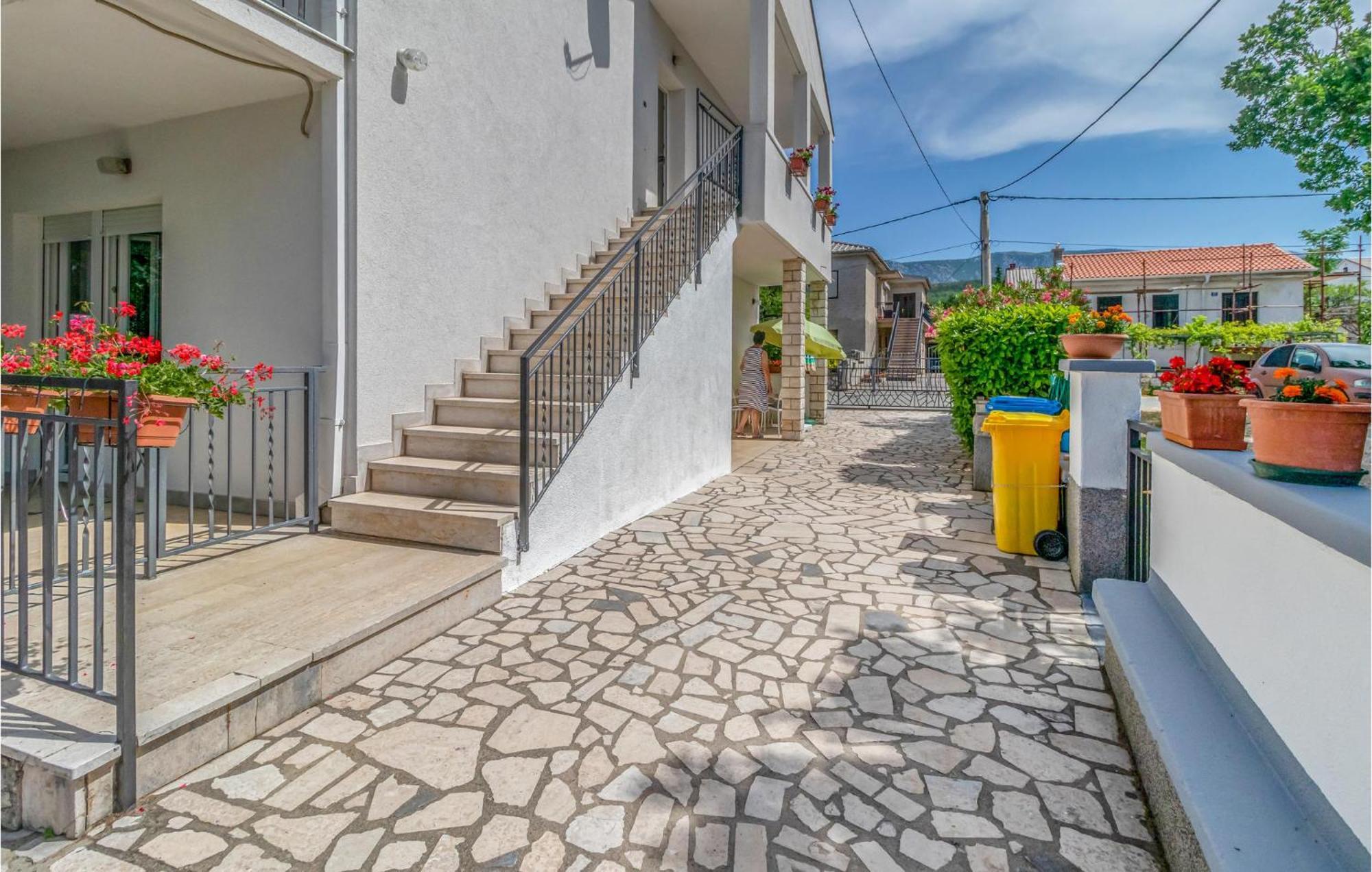 Nice Apartment In Jadranovo With Wifi Екстер'єр фото