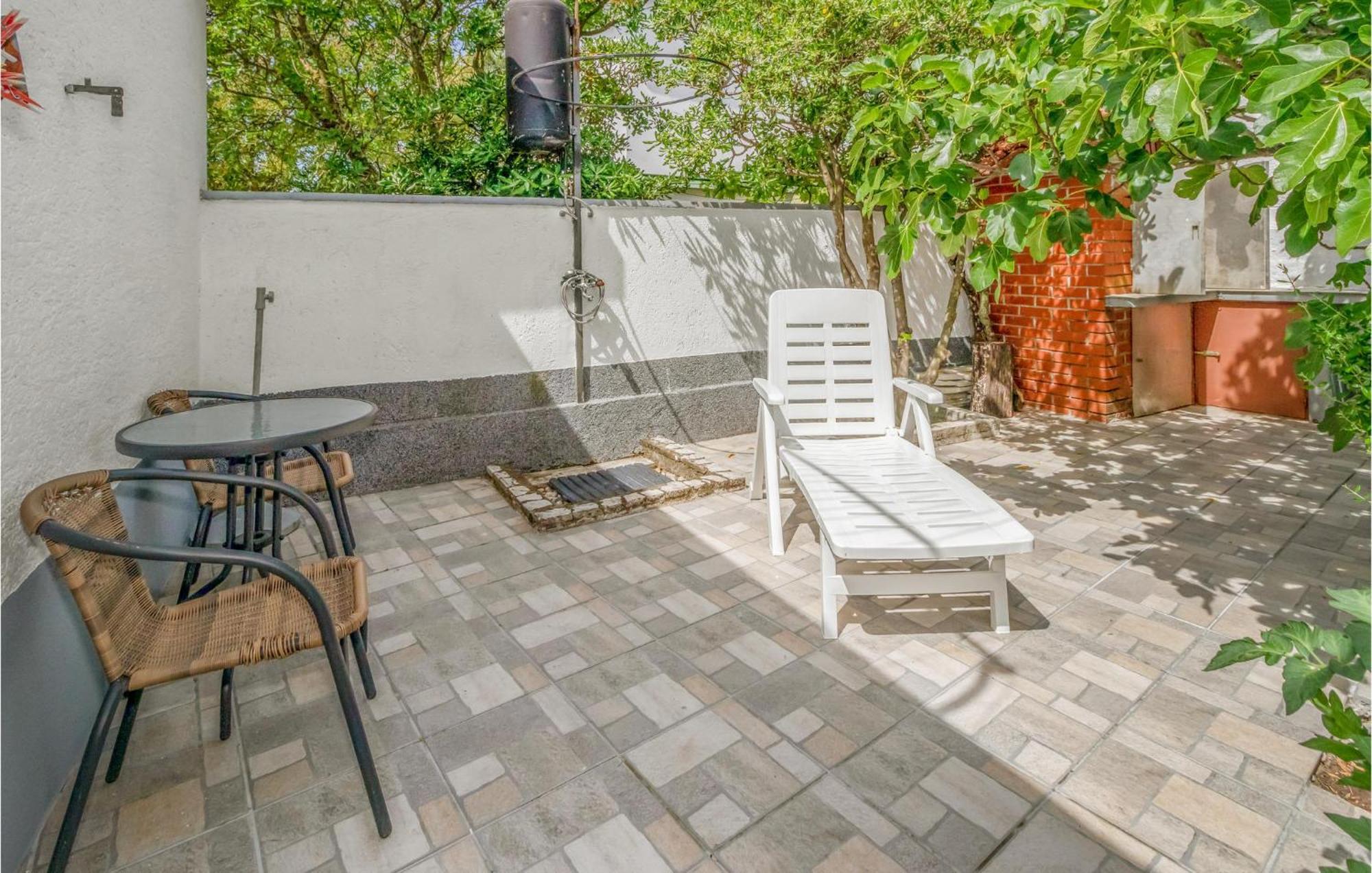 Nice Apartment In Jadranovo With Wifi Екстер'єр фото
