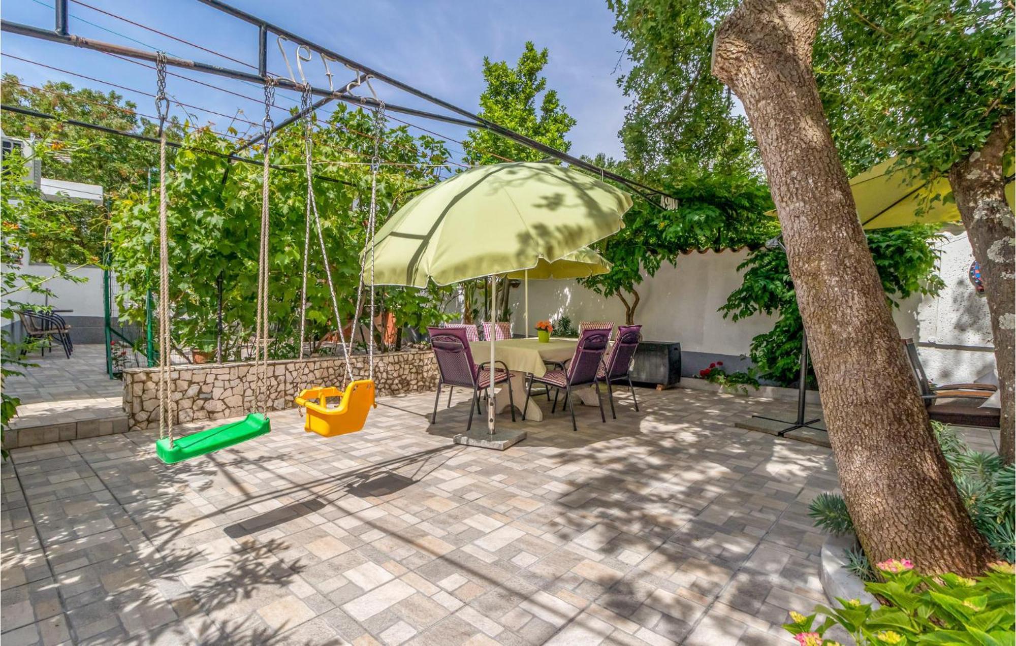 Nice Apartment In Jadranovo With Wifi Екстер'єр фото